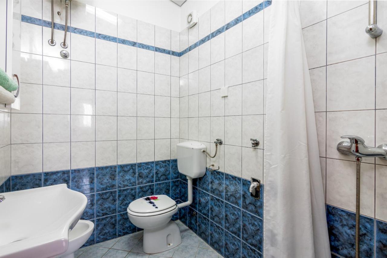 Family Friendly Apartments With A Swimming Pool Valbandon, Fazana - 2201 Stinjan Exterior photo